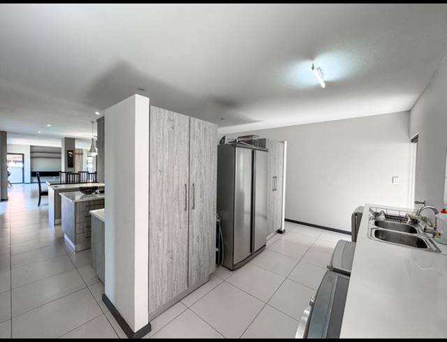 4 BEDROOM HOUSE FOR SALE IN MIDLANDS ESTATE